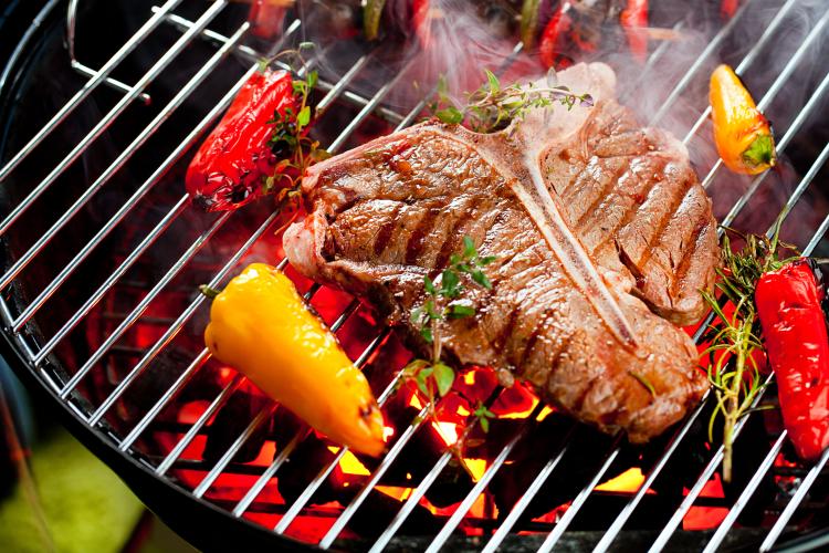 Grill mit Paprika und Steak